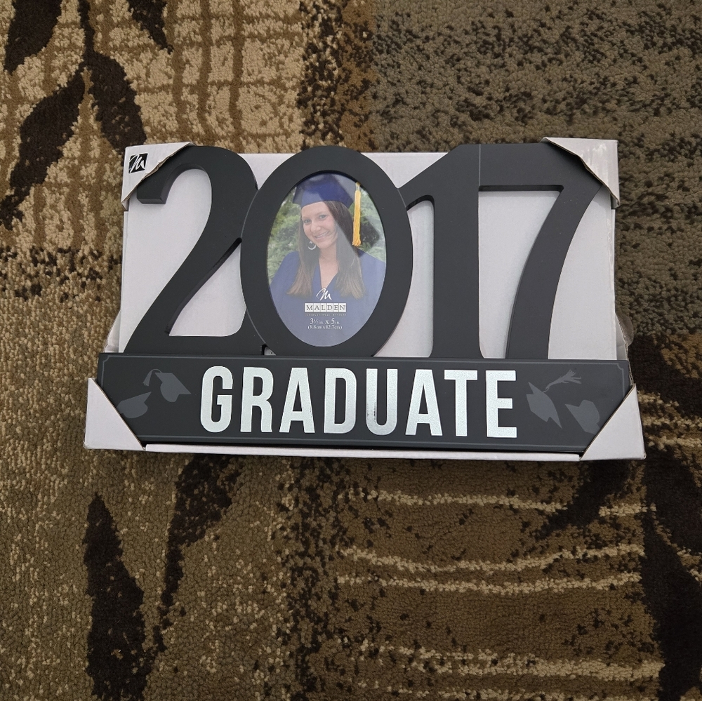 2017 3 1/2 X 5 Graduation Frame